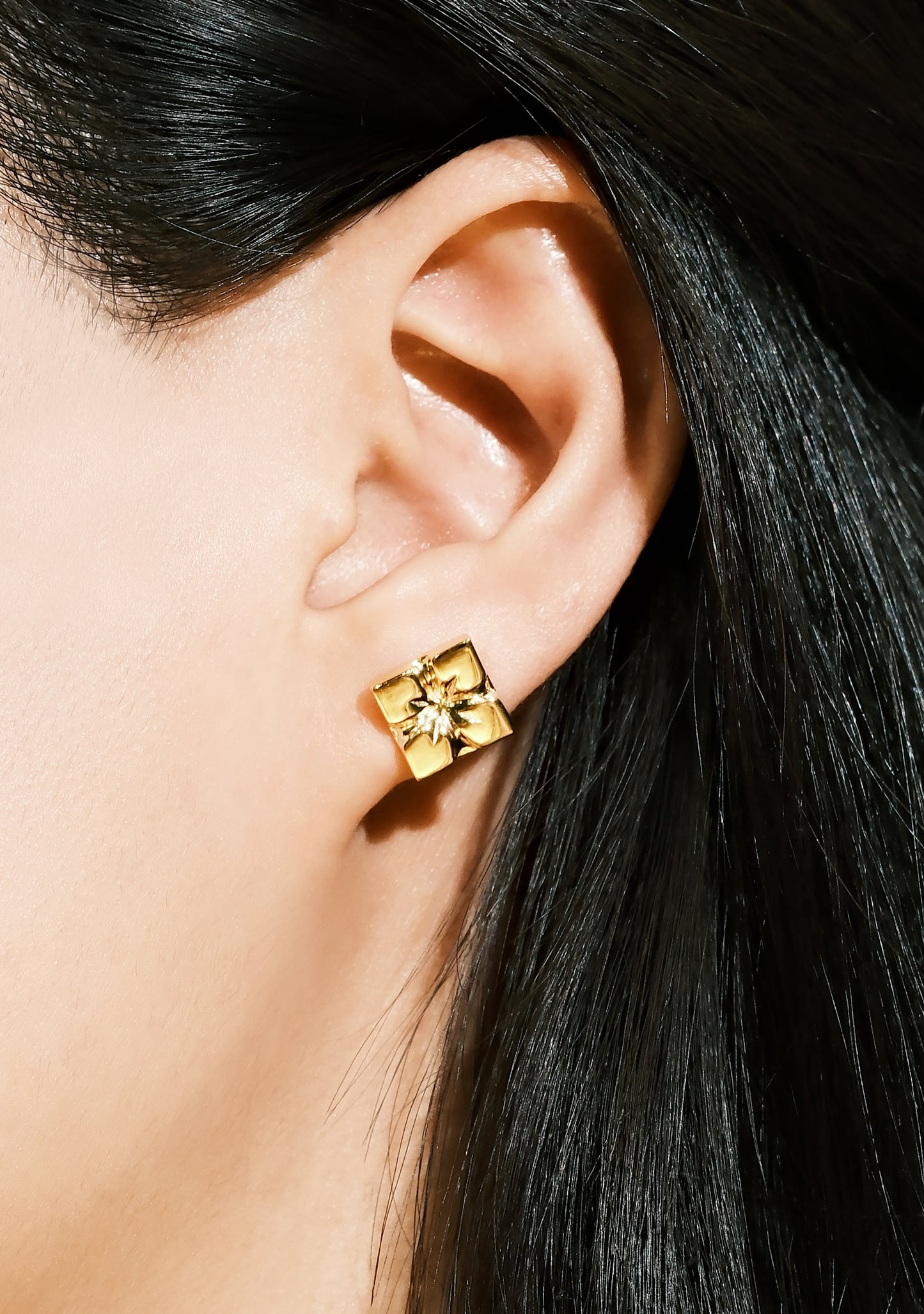 Chrono Bloom Studs 18K